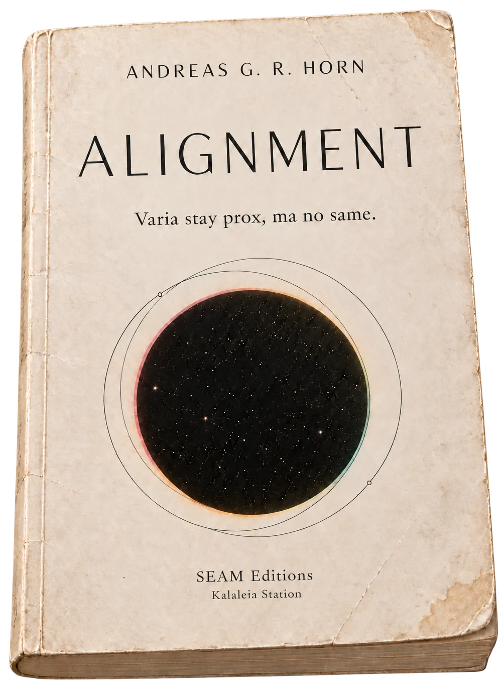 Abgegriffenes Exemplar von Alignment in Apex mit lateinischer Beschriftung und kreisförmiger Apertur auf hellem Einband.
